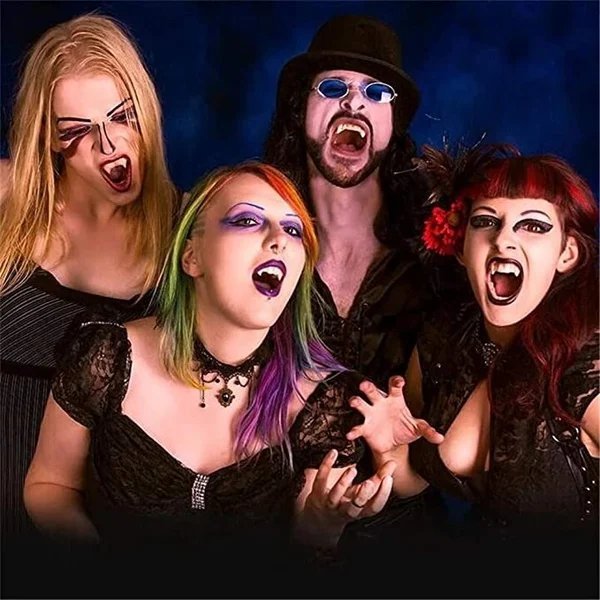 aldorian™-Automatic Retractable Vampire Fangs