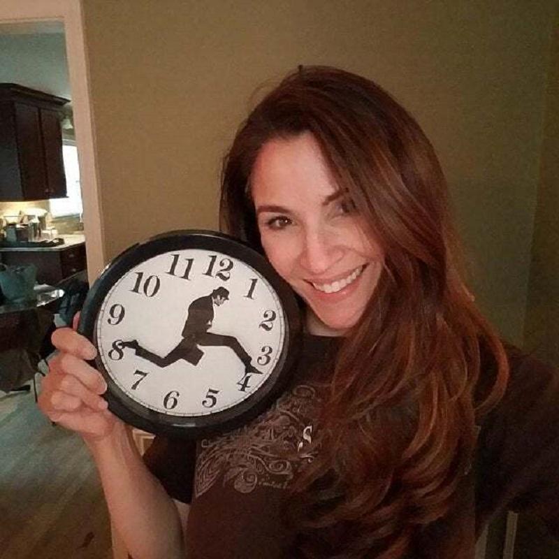 aldorian™-Silly Walk Wall Clock