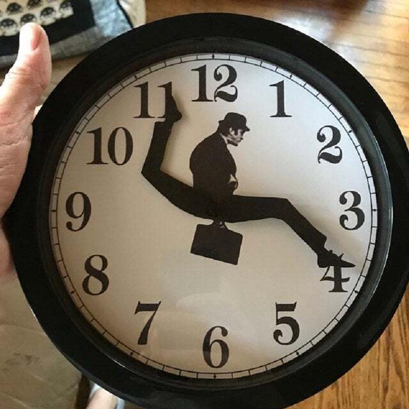 aldorian™-Silly Walk Wall Clock