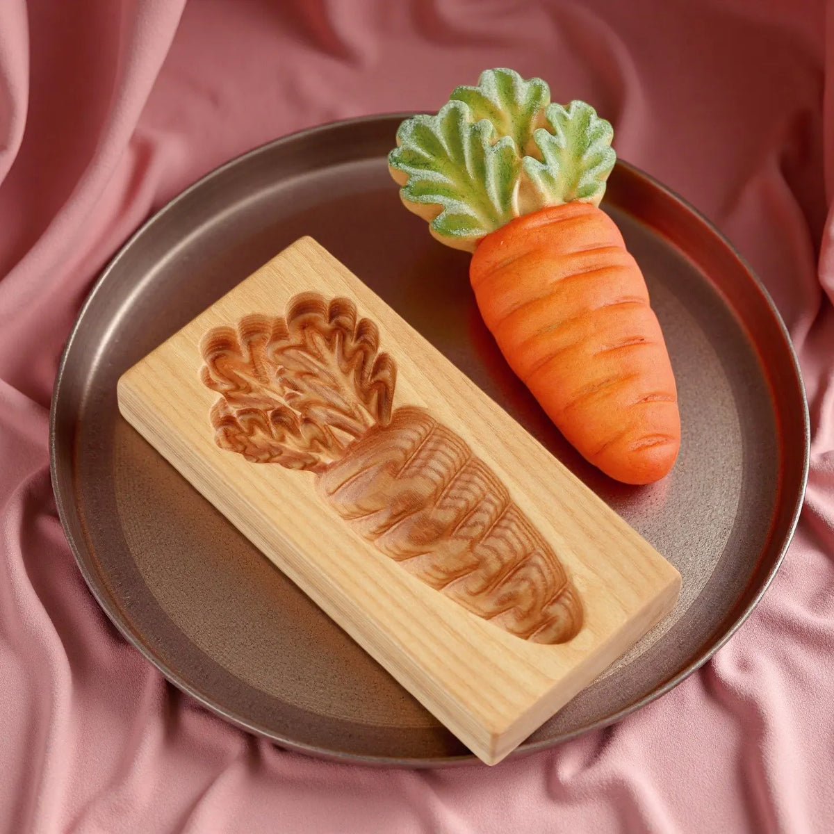 ⏳This week's best-selling item: Wooden cookie cutters