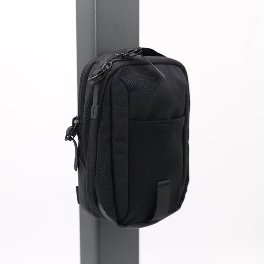 aldorian™-Magnetic Gym Bag for Gym, Travel, Work, and Sports | Keep Your Items Off the Dirty Gym Floor with Magnetic Attachment