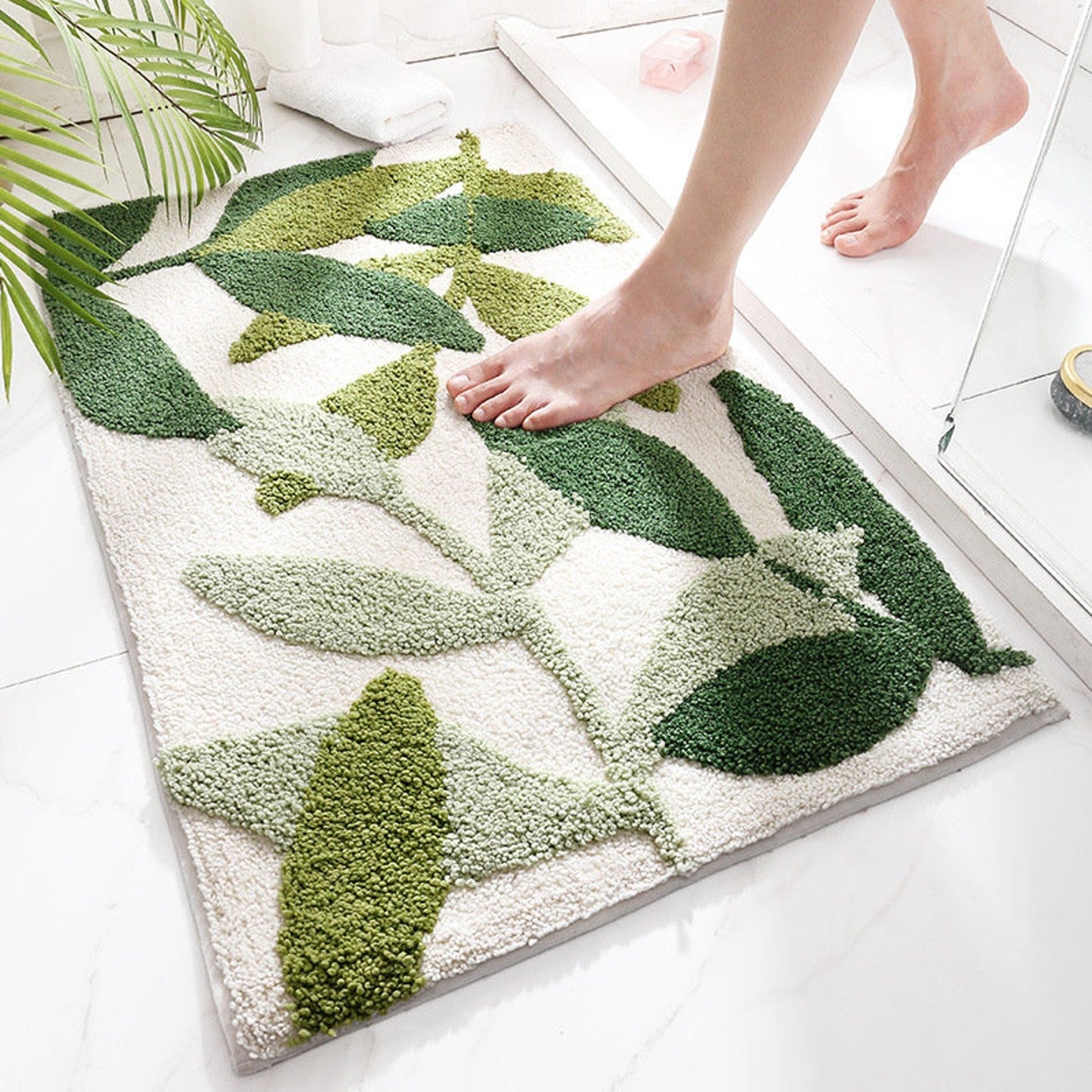 Green Leaves Bath Mat